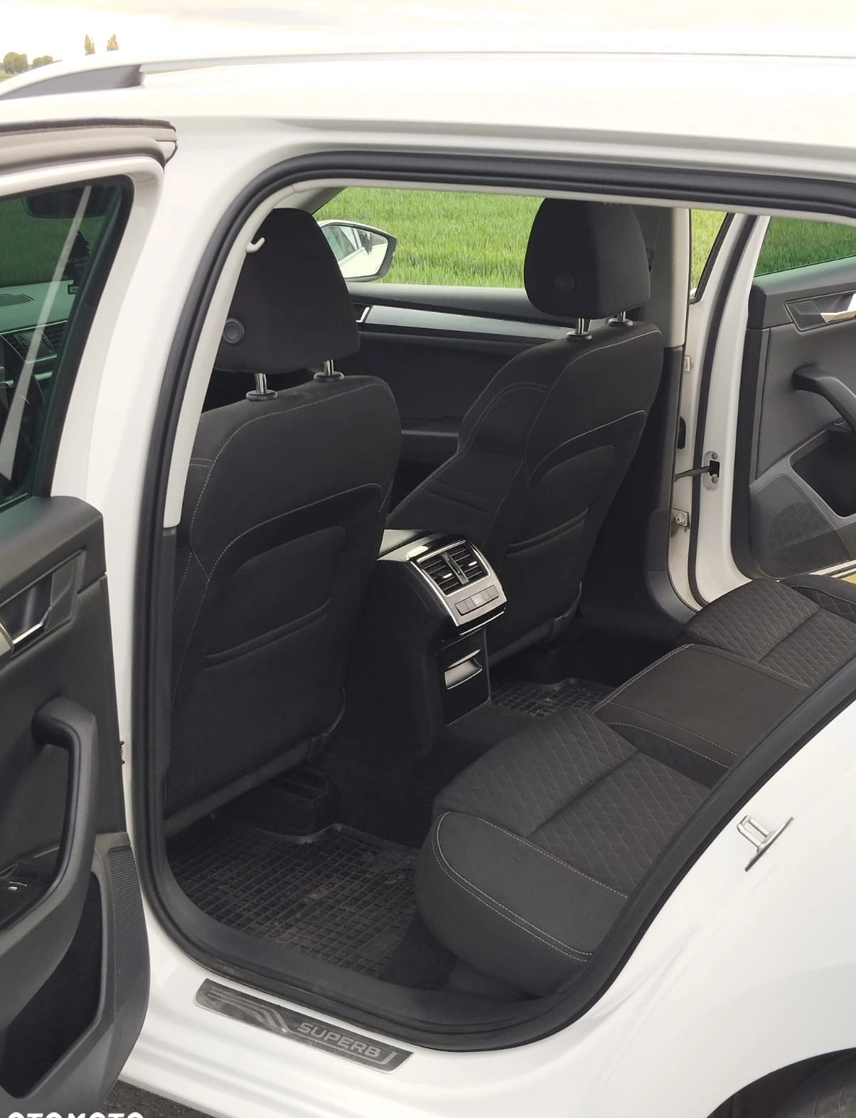 Skoda Superb cena 70900 przebieg: 189900, rok produkcji 2016 z Poznań małe 121